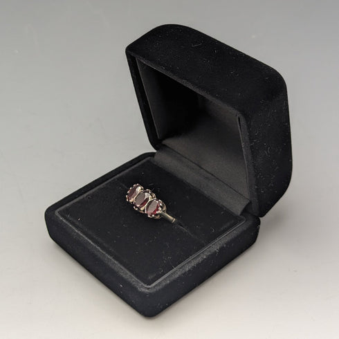 1977年 英国ヴィンテージジュエリー 3ガーネット 純銀リング 指輪