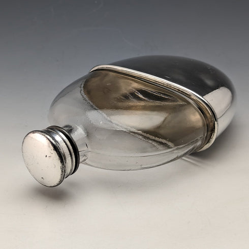 1900 年英國古董鍍銀裝飾橢圓形玻璃九柱酒壺