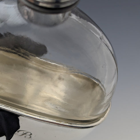 1900 年英國古董鍍銀裝飾橢圓形玻璃九柱酒壺