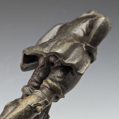 復古青銅人持槍雕像