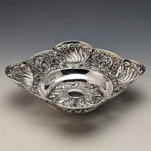 1893年 英国アンティーク 純銀製 細密装飾ディッシュ 154g Charles Boyton II