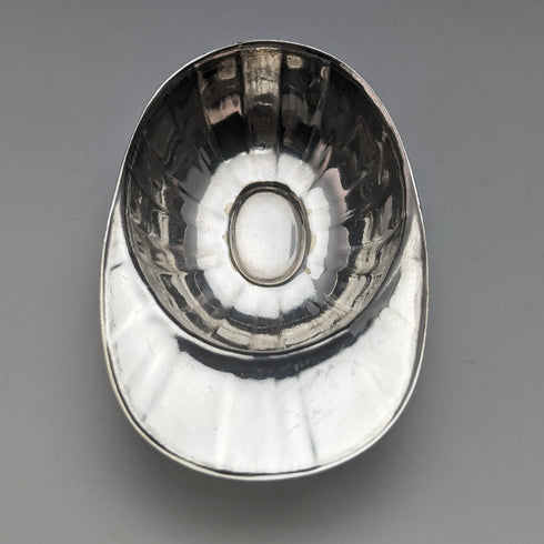 英国アンティーク シルバープレート製 ジョッキーキャップ型ティーキャディースプーン