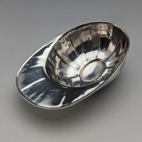 英国アンティーク シルバープレート製 ジョッキーキャップ型ティーキャディースプーン