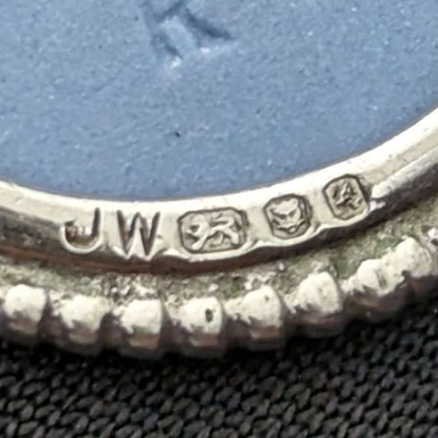 1975 British Vintage Wedgwood Sterling Silver & Jasperware Pendant Necklace