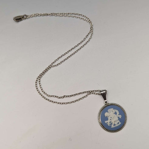 1975 British Vintage Wedgwood Sterling Silver & Jasperware Pendant Necklace