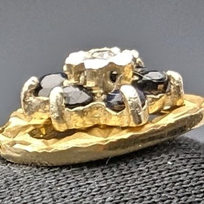 英國復古 K9 黃金與藍寶石心形吊飾項鍊