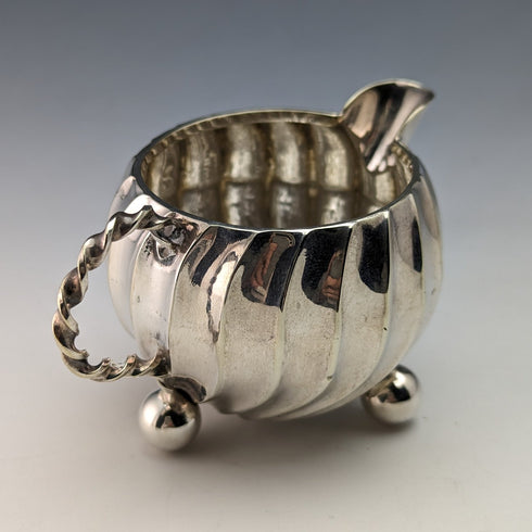 ビクトリアン後期 英国アンティーク シルバープレート製クリームジャグ