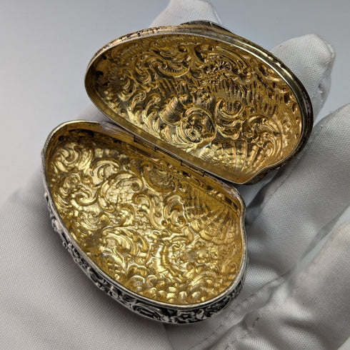 Early 20th Century Antique 830 Silver Finely Engraved Shell Box 21g