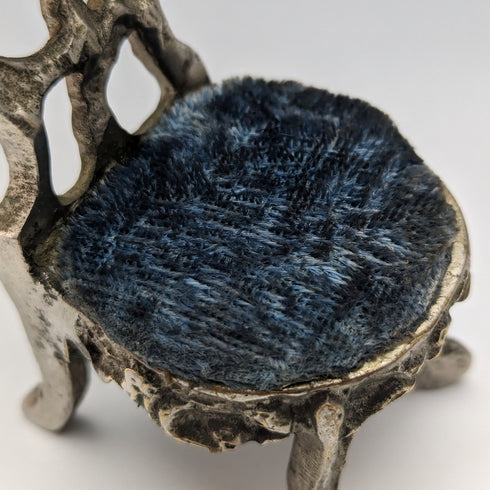 1920 年代黃銅椅懷錶架綠色床單