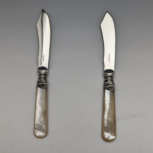 19世紀末 英国アンティーク 白蝶貝ハンドル バターナイフペア John Sanderson ケース入り