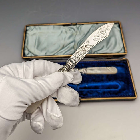 Late 19th Century British Antique White Pearl Handle Butter Knife Pair John Sanderson Case Included