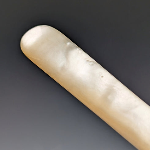 1880年 英国アンティーク 彫刻白蝶貝ハンドル デザートナイフx3 Stokes & Ireland