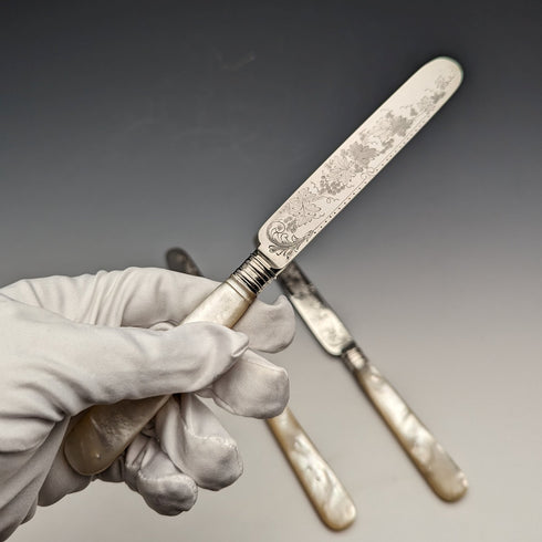 1880年 英国アンティーク 彫刻白蝶貝ハンドル デザートナイフx3 Stokes & Ireland