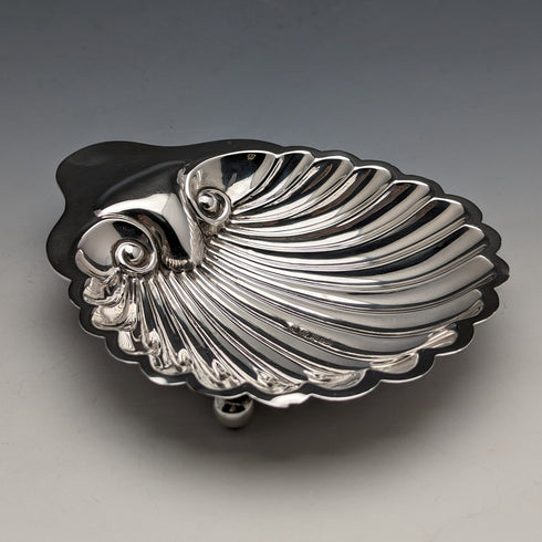 1902年 英国アンティーク 純銀製 シェル型ディッシュ 90g Arthur Fenwick