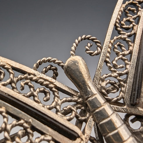 英国ヴィンテージ フィリグリー バタフライ シルバーブローチ1