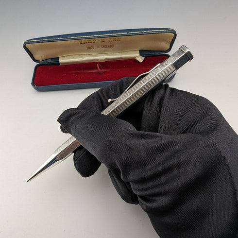 英国ヴィンテージ ヤード・オ・レッド ロールドシルバー ヘキサゴン 推進式ペンシル ケース入り