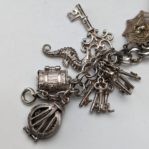 1980年 英国ヴィンテージ 純銀製 チャームブレスレット 75g