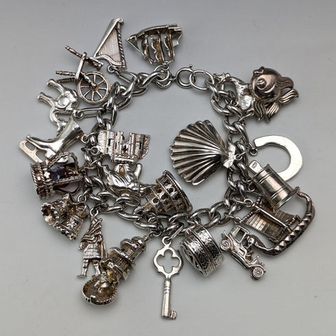 英国ヴィンテージ 純銀製 チャームブレスレット 92g