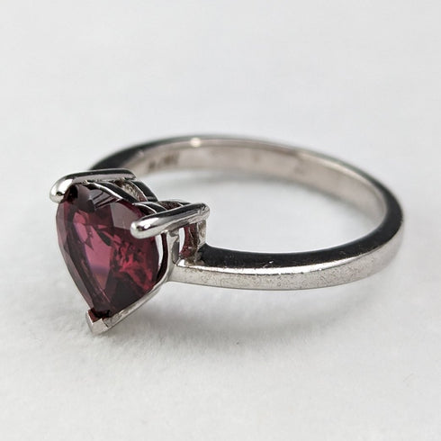 British Vintage Jewelry Heart-shaped Ruby Color Glass Sterling Silver Ring (No. 11) Ring