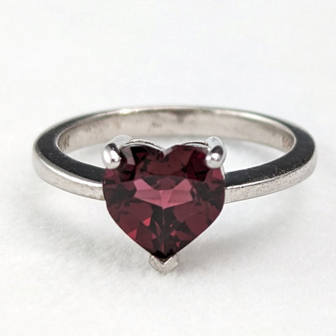 British Vintage Jewelry Heart-shaped Ruby Color Glass Sterling Silver Ring (No. 11) Ring