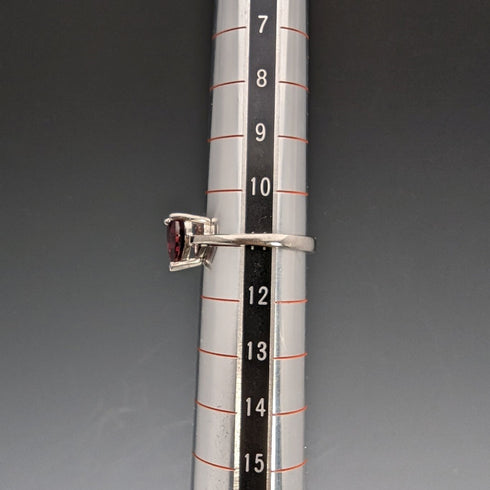 British Vintage Jewelry Heart-shaped Ruby Color Glass Sterling Silver Ring (No. 11) Ring