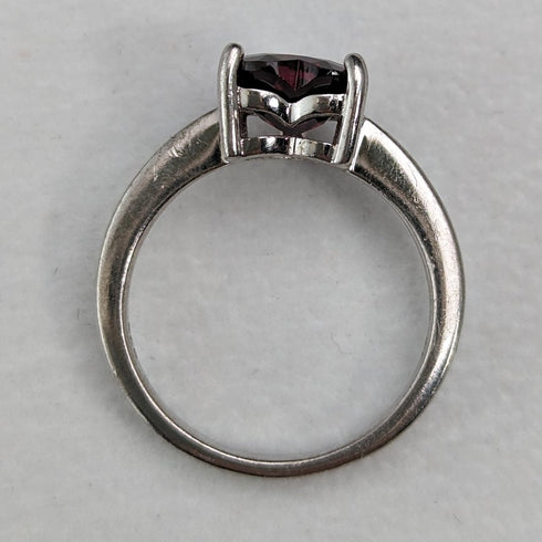 British Vintage Jewelry Heart-shaped Ruby Color Glass Sterling Silver Ring (No. 11) Ring