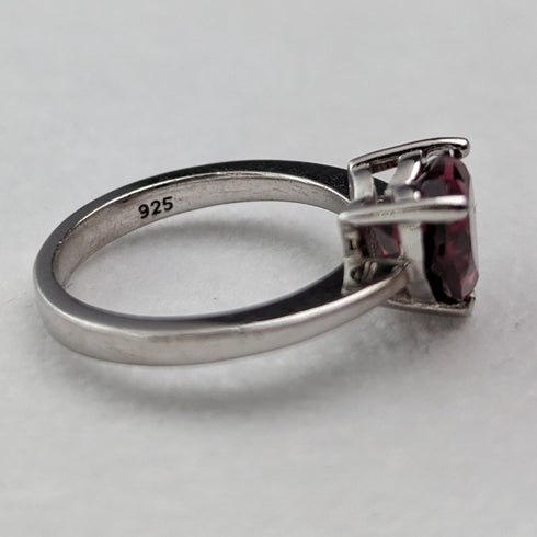 British Vintage Jewelry Heart-shaped Ruby Color Glass Sterling Silver Ring (No. 9) Ring