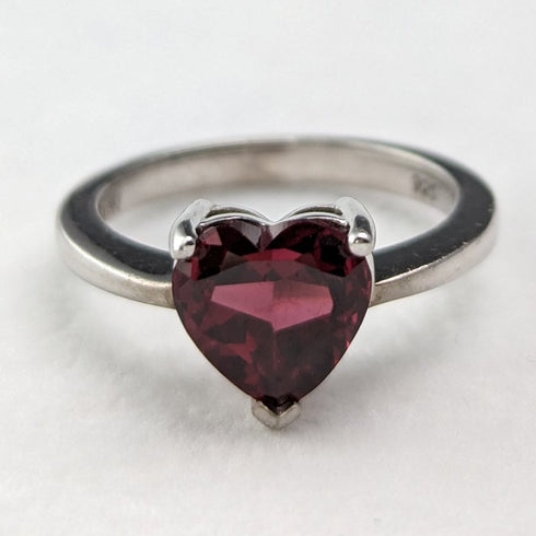 British Vintage Jewelry Heart-shaped Ruby Color Glass Sterling Silver Ring (No. 9) Ring