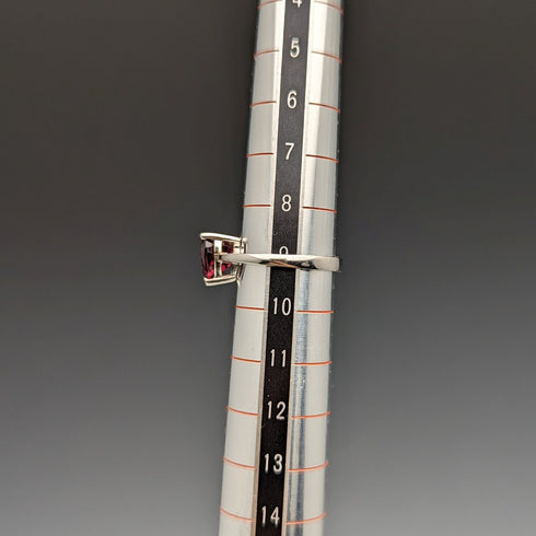 British Vintage Jewelry Heart-shaped Ruby Color Glass Sterling Silver Ring (No. 9) Ring