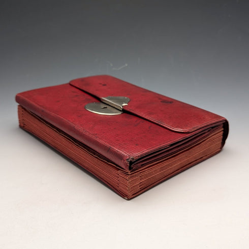 英國復古紅色皮革文件袋附鑰匙(備忘錄和信袋)