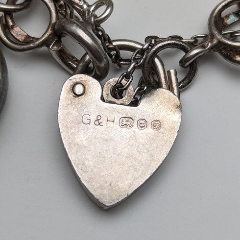 1980年 英国ヴィンテージ 純銀製 チャームブレスレット 75g