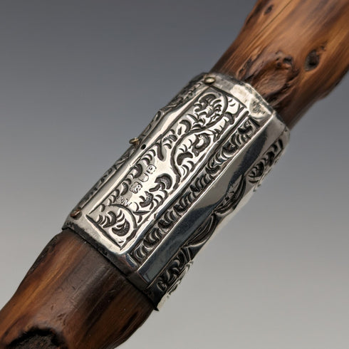 1900 年英國古董男士手杖,弧形手柄,純銀裝飾,棕色桿,90 厘米