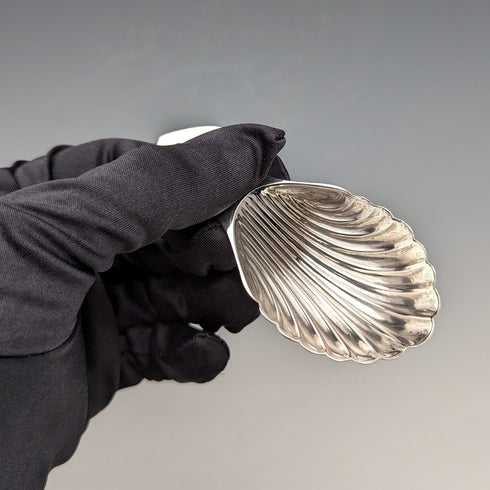 1981年 英国ヴィンテージ 純銀製 シェル型ティーキャディースプーン Isreal Freeman