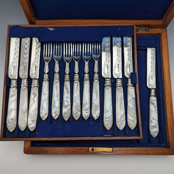 1875 年英國古董白色珍珠手柄和純銀刀片餐具 9 對套裝 Walker 和 Hall 木盒