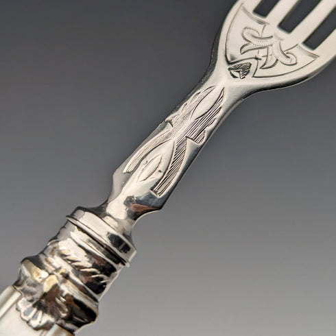 1875年 英国アンティーク 白蝶貝ハンドル&純銀ブレード カトラリー9ペアセット Walker & Hall 木箱入り