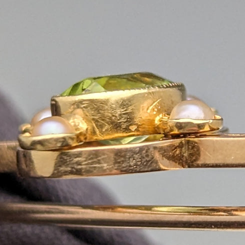 英国アンティーク 15ctゴールド製 グリーンストーン&パール ピンブローチ