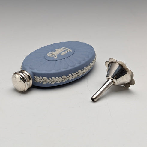 英国ヴィンテージ ウェッジウッド ジャスパーウェア製 オーバル型パフュームボトル