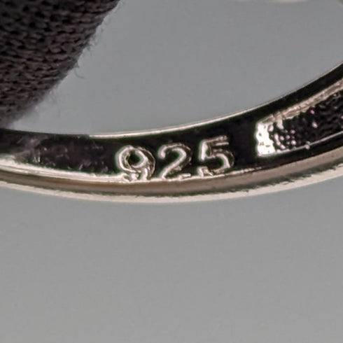 英国ヴィンテージジュエリー マルチカラー 純銀 トワエモアリング(9.5号)指輪