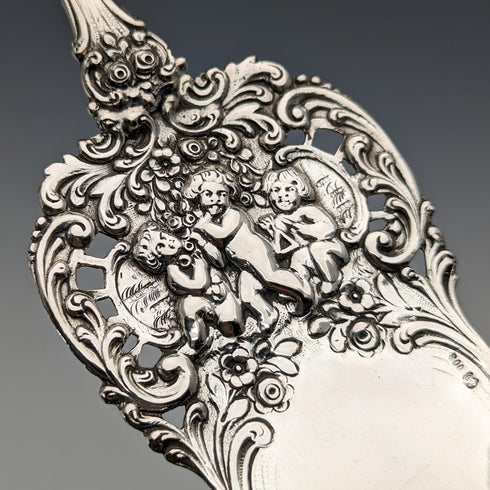 ドイツ アンティーク 800シルバー製 浮き彫り装飾 ペストリーサーバー