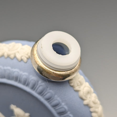 英国ヴィンテージ ウェッジウッド ジャスパーウェア製 ドングリ型パフュームボトル