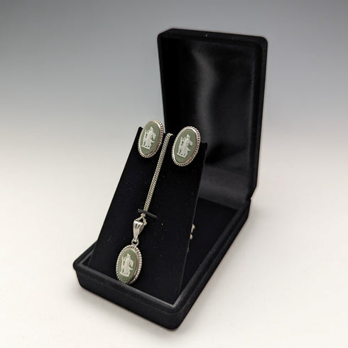 British Vintage Wedgwood Sterling Silver & Green Jasper Pendant and Earrings Set