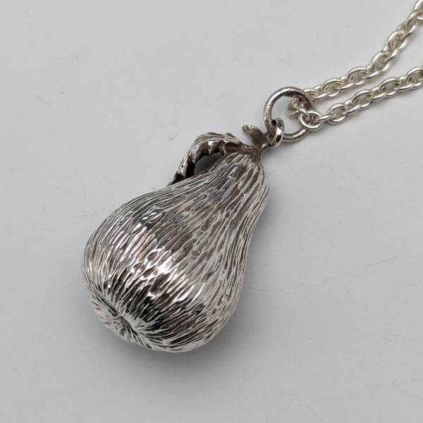 1976 British vintage sterling silver pear-shaped pendant & sterling silver necklace