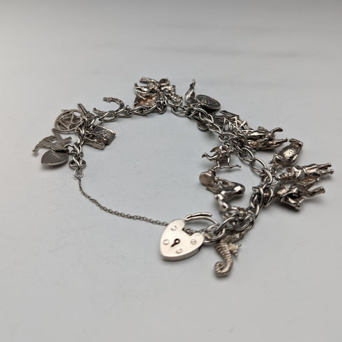 英国ヴィンテージ 純銀製 チャームブレスレット 47g WJS