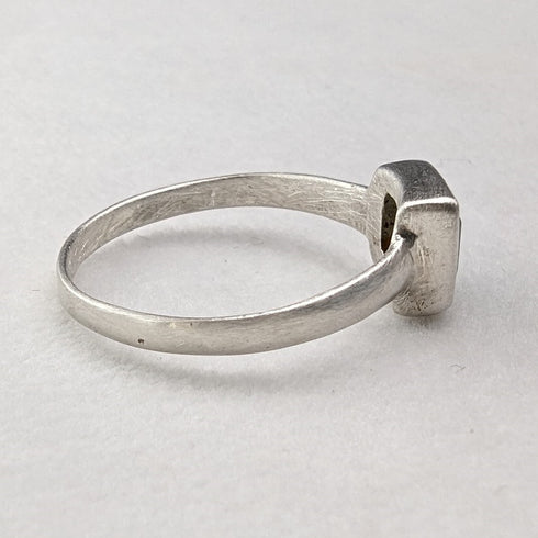 British Vintage Jewelry Square Green Stone Sterling Silver Ring (Size 20)