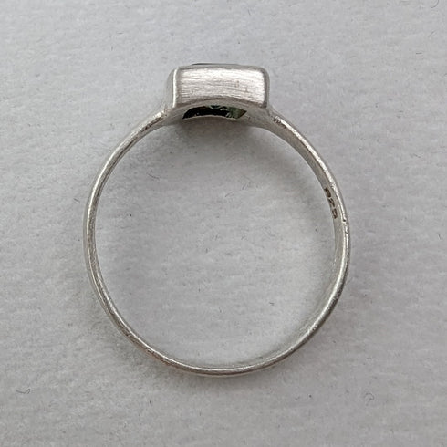 British Vintage Jewelry Square Green Stone Sterling Silver Ring (Size 20)