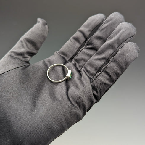 British Vintage Jewelry Square Green Stone Sterling Silver Ring (Size 20)