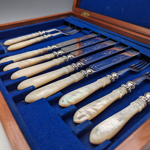 1870年頃 英国アンティーク 彫刻白蝶貝ハンドル フルーツカトラリー5ペアセット 木箱入り MARTIN HALL