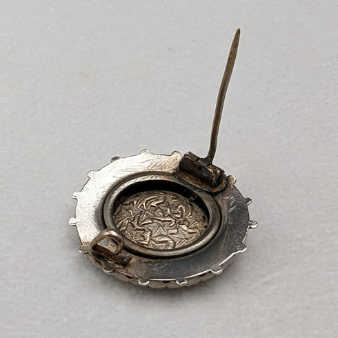 ヴィンテージ シルバー製 葉っぱ彫刻 丸型ブローチ