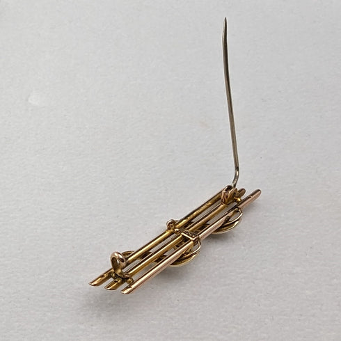 Antique 9ct gold brooch with green stones and pearls