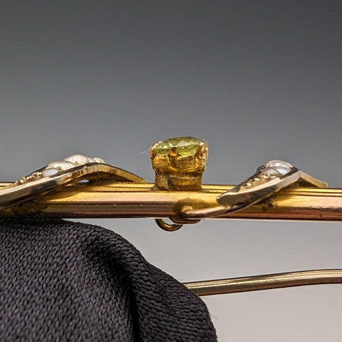 Antique 9ct gold brooch with green stones and pearls